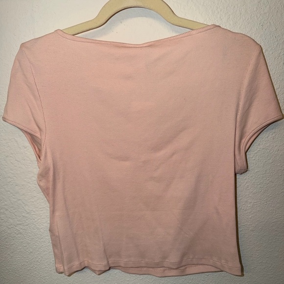 H&M Spring Essentials Tops - Picture 4 of 7